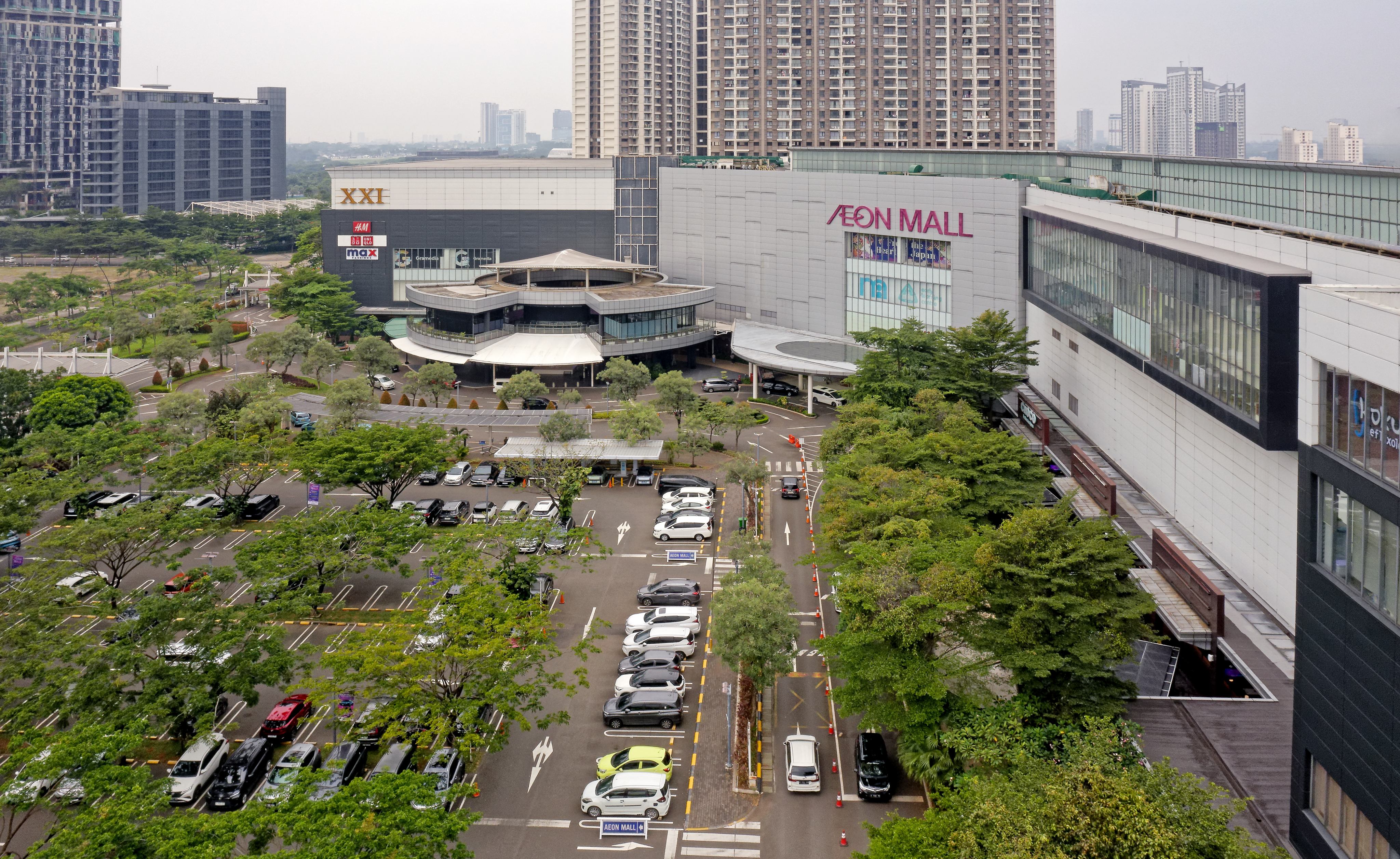ÆON Mall BSD City exterior